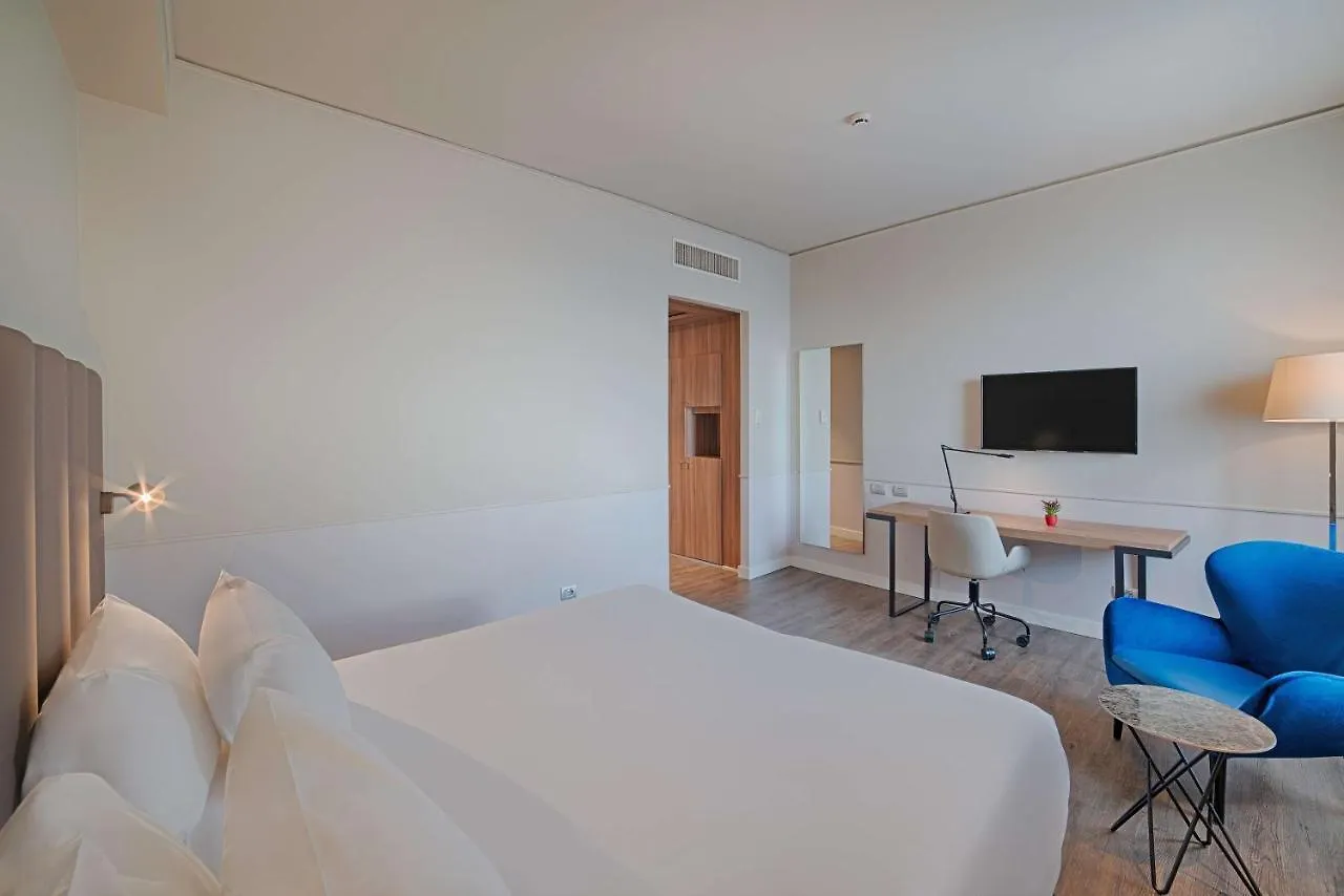 Hotel Nh Napoli Panorama Nápoles